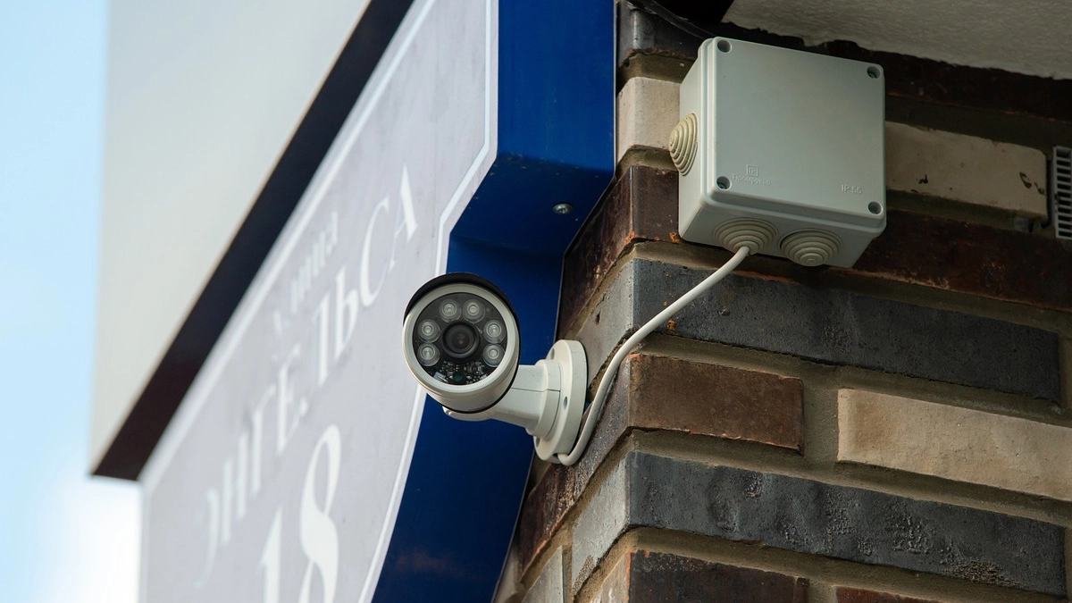 Hidden Camera Detector: பெண்களே உசார்… ரகசிய கேமராக்கள் கண்டறிய.. அசத்தல் டிப்ஸ் இதோ..!
