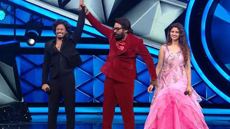 Bigg Boss Tamil Season 8: ஜெயிச்சிட்ட குமரா... பிக் பாஸ் தமிழ் சீசன் 8 போட்டி வெற்றியாளர் முத்துக்குமரன்..! கொண்டாட்டத்தில் ரசிகர்கள்.!