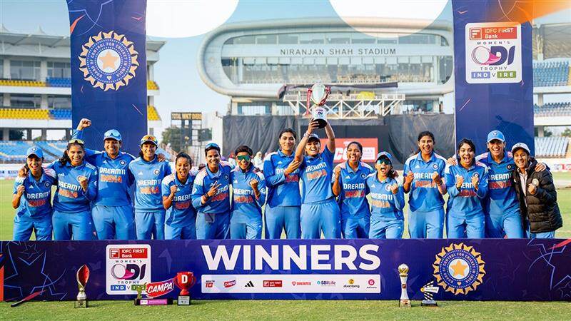 INDW Vs IREW ODI: 304 ரன்கள் வித்தியாசத்தில் அசத்தல் வெற்றியடைந்த பெண்கள் கிரிக்கெட் அணி; இந்தியாவுக்கே பெருமை.!