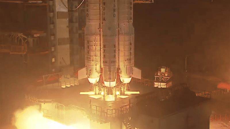 ISRO GSLV F15 NVS 02: வெற்றிகரமாக விண்ணில் செலுத்தப்பட்ட இஸ்ரோவின் 100 வது செயற்கைகோள்.. சீறிப்பாய்ந்த காட்சிகள்.!