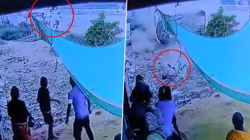 Road Accident: கார் மோதி பல அடி தூரம் உருண்டு விழுந்த பெண்.. சம்பவ இடத்திலேயே பலி.., பதறவைக்கும் வீடியோ உள்ளே..!