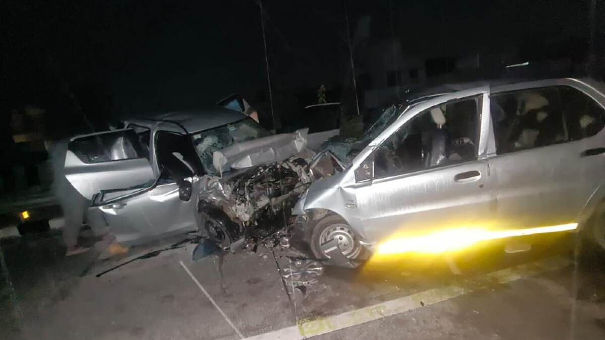 Viluppuram Accident: கார் நேருக்கு நேர் மோதி பயங்கரம்; 4 பேர் பரிதாப பலி., விழுப்புரத்தில் சோகம்.!