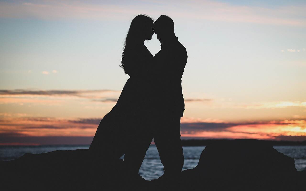 Happy Hug Day 2025: அரவணைப்பு நாள்.. கட்டிப்பிடி வைத்தியத்தால் அதிகரிக்கும் காதல் ஹார்மோன்..!