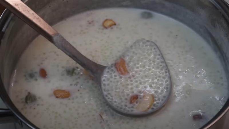 Javvarisi Payasam Recipe: அட்டகாசமான சுவையில் ஜவ்வரிசி பாயசம் செய்வது எப்படி..? ரெசிபி டிப்ஸ் இதோ..!