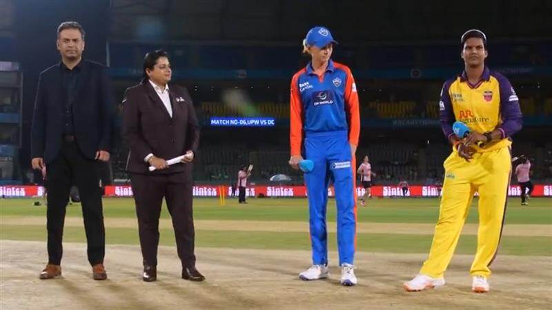 UPW Vs DC Women's WPL 2025: பெண்கள் பிரீமியர் லீக்.. டெல்லி - உபி வாரியர்ஸ் அணிகள் மோதல்.. டாஸ், அணி வீரர்கள் அப்டேட் இதோ.!