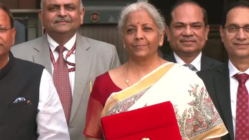 Personal Income Tax: தனிநபர் வருமான வரி விலக்கு உச்சவரம்பு ரூ.12 இலட்சம் - பட்ஜெட்டில் அதிரடி அறிவிப்பு.!