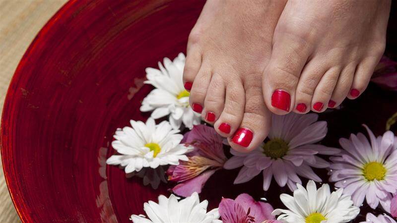 Pedicure: வீட்டிலேயே பெடி க்யூர் செய்ய.. எப்படினு தெரியுமா?!