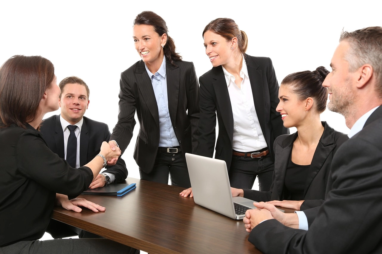 Work Communication: பணியிடத்தில் எத்தொடர்பை உருவாக்கலாம்? அசத்தல் டிப்ஸ் இதோ..!