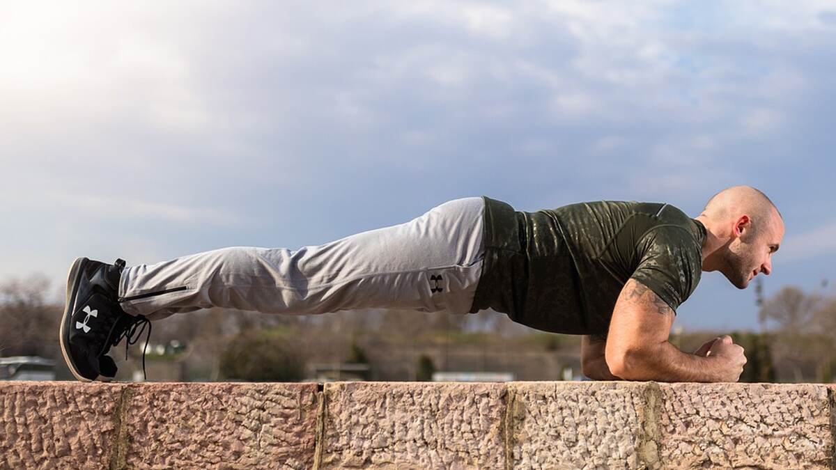 Plank Exercise: தினமும் பிளாங்க் பயிற்சி செய்வதால் கிடைக்கும் நன்மைகள் என்னென்ன தெரியுமா..? விவரம் இதோ..!