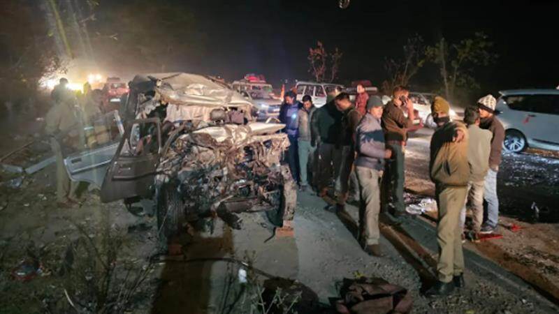 Prayagraj Accident: பேருந்து - பிக்கப் வாகனம் மோதி பயங்கரம்; ஆன்மீக பக்தர்கள் 10 பேர் மரணம்., 12 பேர் படுகாயம்.!