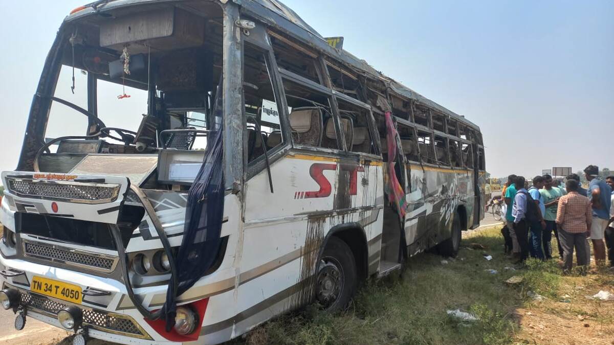 Tiruppur Accident: 2 கல்லூரி மாணவர்களின் உயிருக்கு எமனான திருப்பூர் தனியார் பேருந்து.. ஓட்டுநர், நடத்துனர் கைது.!