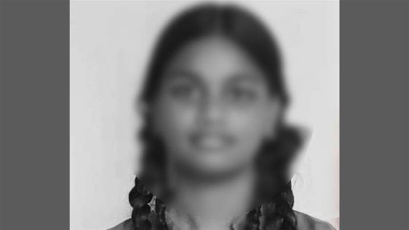 Girl Dies Of Electrocution: ஈரமான கையுடன் செல்போனுக்கு சார்ஜ் போட்ட சிறுமி.. நொடியில் உயிரிழந்த சோகம்..!