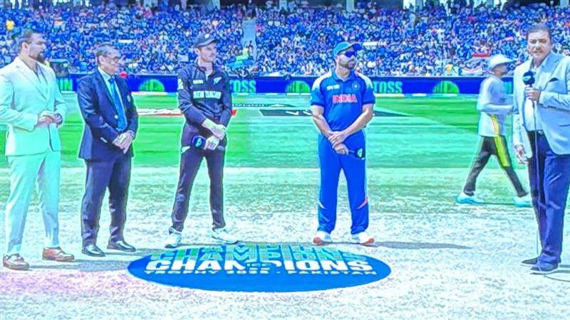 IND Vs NZ Toss Update: இந்தியா எதிர் நியூசிலாந்து சாம்பியன்ஸ் டிராபி 2025 இறுதிப்போட்டி.. நியூசி., டாஸ் வென்று பேட்டிங் தேர்வு.! 15 வது முறையாக டாஸ் தோற்ற ரோஹித்.!