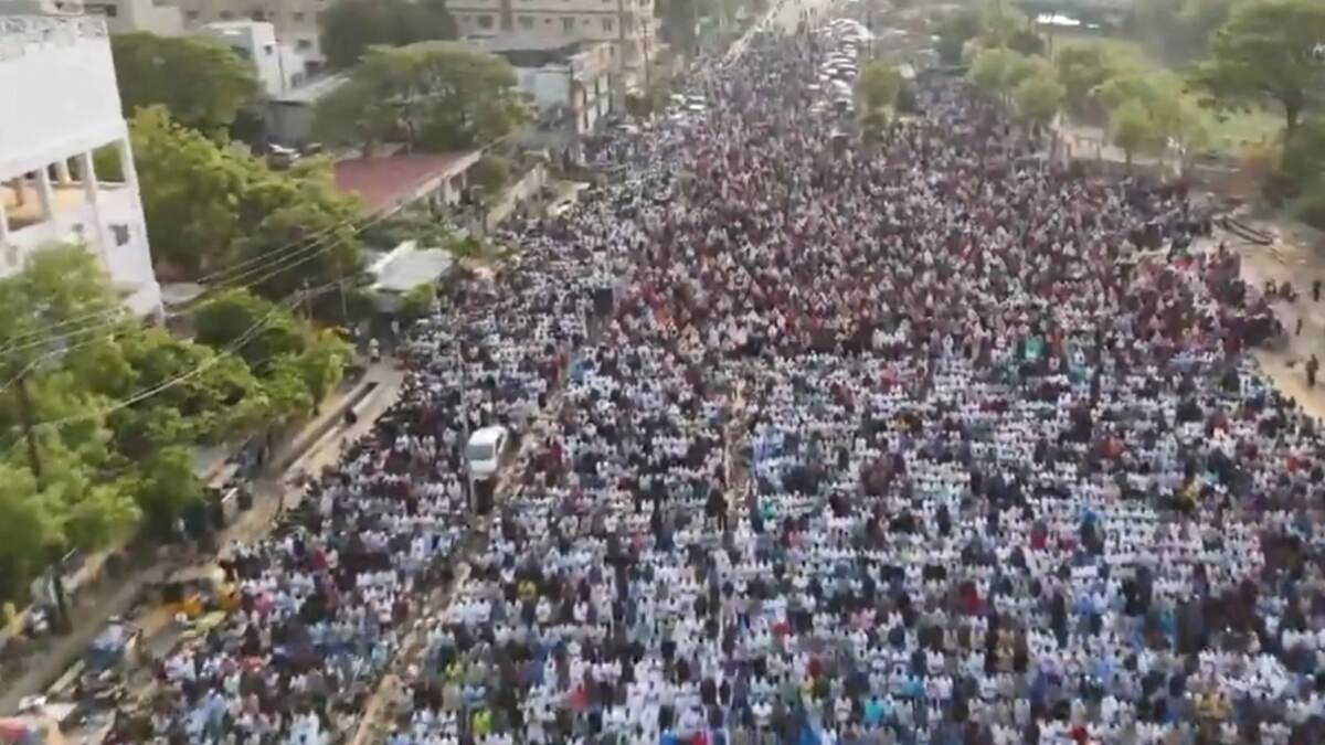 Ramadan 2025: ரமலான் கொண்டாட்டம் 2025: திருச்சியில் பிரம்மாண்ட தொழுகை.!