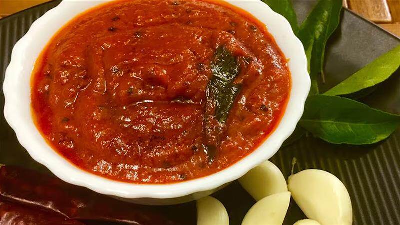 Garlic Chutney: இட்லி-தோசைக்கு ஏற்ற சுவையான பூண்டு சட்னி.. செய்வது எப்படி?
