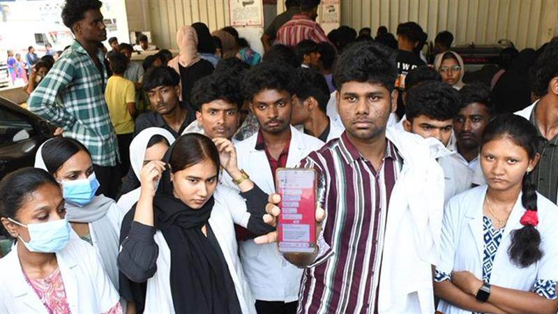 Kovai Hindustan College Sutdents Protest on Anupriya Suicide (Photo Credit: @Kamadenu X)