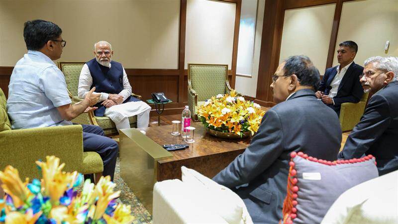 Pahalgam Terrorist Attack: பஹல்கம் தாக்குதல்.. அஜித் தோவலுடன் பிரதமர் அவசர ஆலோசனை.. சர்ஜிக்கல் ஸ்ட்ரைக்?