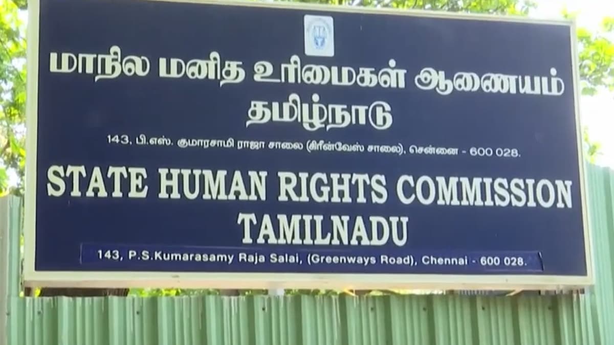 தோப்புக்கரணம் போடவைத்த ஆசிரியை.. மாணவிக்கு ரூ.2 லட்சம் இழப்பீடு வழங்க உத்தரவு..!