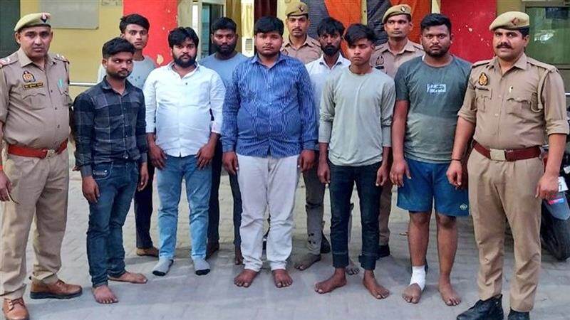 Woman Gang Raped: தனியாக வரும் பெண்கள் டார்கெட்.. வருங்கால கணவரின் கண்முன் நெஞ்சை நடுங்கவைக்கும் கொடுமை..!