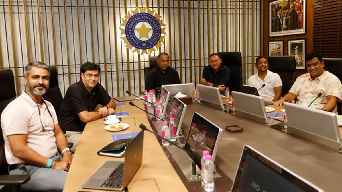 India's Tour to England: இங்கிலாந்துக்கு எதிரான போட்டியில் பங்கேற்கும் வீரர்கள் யார்? - பிசிசிஐ ஆலோசனை.!