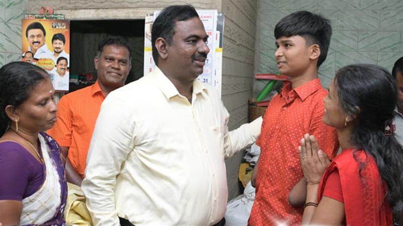 12th Board Exam Result: +2 தேர்வில் மாற்றுத் திறனாளி மாணவர் சாதனை.. கோரிக்கையை நிறைவேற்ற முதல்வர் ஸ்டாலின் உத்தரவு..!