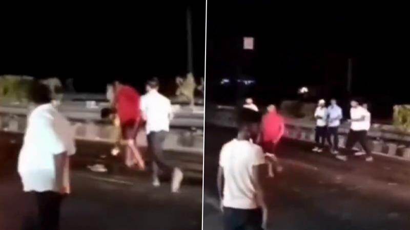 Trending Video: சாலையில் சிதறிக்கிடந்த ரூ.500 நோட்டுகள்.. முண்டியடித்து அள்ளிய மக்கள்.!!