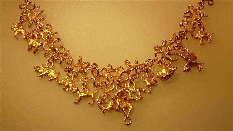 Gold Silver Price: தங்கம் விலை இன்று சவரனுக்கு ரூ.840 குறைந்தது.. இதுதான் சான்ஸ்.. மிஸ் பண்ணிடாதீங்க.!