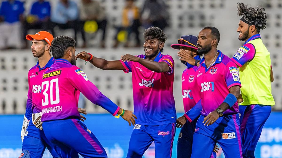 LKK Vs ITT: பேட்டிங்கில் தடுமாறிய கோவை அணி.. திருப்பூர் வெற்றி பெற 138 ரன்கள் இலக்கு..!