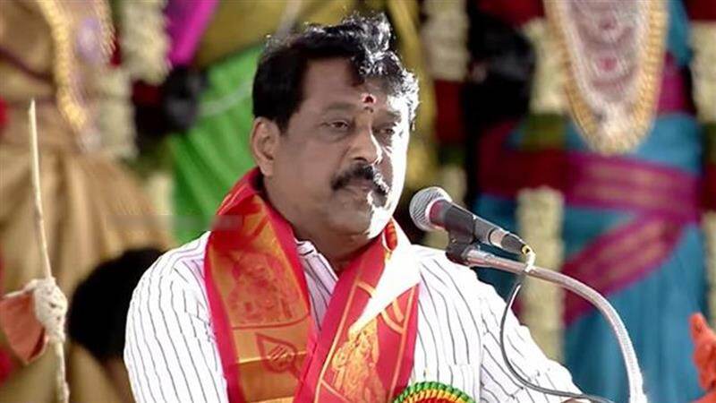 Nainar Nagendran: வேறு மொழியை படிக்கச் சொல்வது ஏன்? - முருக மாநாட்டில் மொழி அரசியல் பேசிய நயினார்..!