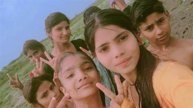 Trending Video: இன்ஸ்டா ரீல்ஸ் மோகத்தால் 6 சிறார்கள் பரிதாப மரணம்.. ஆற்றோடு அடித்து செல்லப்பட்ட சோகம்.!