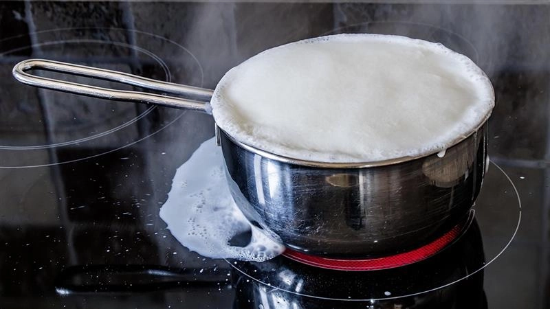 Pocket Milk Risk: பாக்கெட் பாலை காய்ச்சி குடிப்பதால் ஆபத்து.. எச்சரிக்கும் நிபுணர்கள்.!