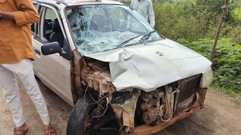 Road Accident: கார் மீது பைக் மோதி கோர விபத்து.. 7 பேர் சம்பவ இடத்திலேயே பலி..!