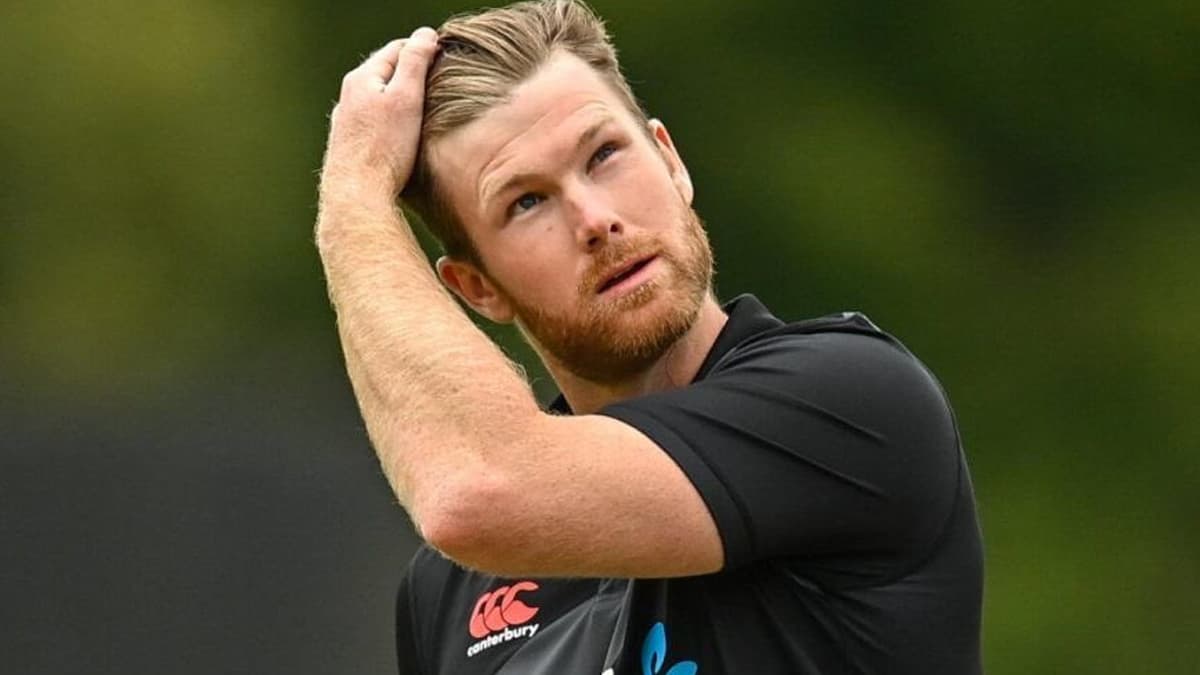 James Neesham: விராட் கோலி, பாபர் அசாம் சாதனையை சமன் செய்த ஜிம்மி நீஷம்.. 'டக் அவுட்' சாதனை..!