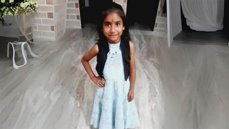 பள்ளி வகுப்பறையில் நேர்ந்த சோகம்.. 9 வயது சிறுமி மாரடைப்பால் சரிந்து விழுந்து மரணம்.. கண்ணீரில் பெற்றோர்.!
