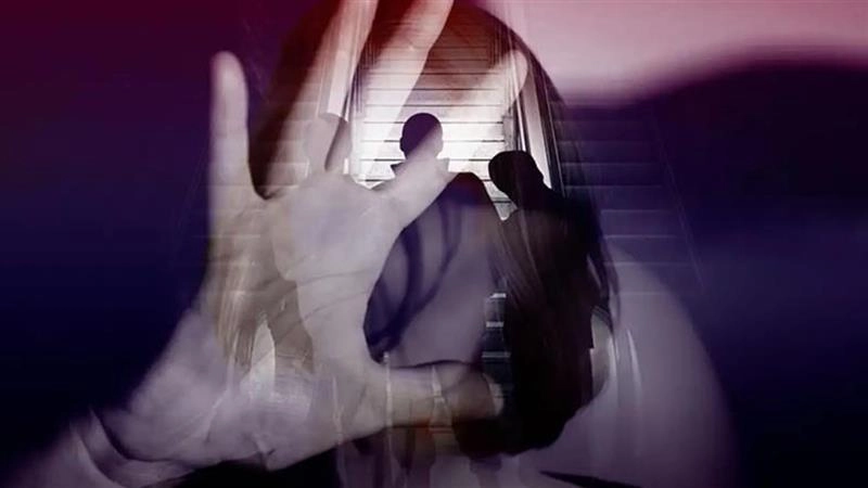 Coimbatore: நள்ளிரவில் கல்லூரி மாணவியை தூக்கிச்சென்று கூட்டுப்பாலியல் வன்கொடுமை செய்த கும்பல்.. கோவையில் அதிர்ச்சி.!