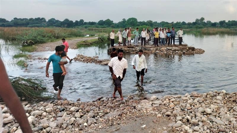 கூகுள் மேப்பால் பறிபோன 4 உயிர்.. ஆன்மீக சுற்றுலா சென்ற குடும்பத்திற்கு நேர்ந்த சோகம்.!