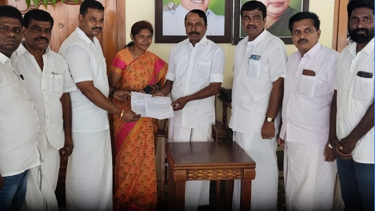 Sathyabama: அதிமுக முன்னாள் எம்.பி. சத்யபாமா கட்சி பொறுப்பிலிருந்து நீக்கம்.. எடப்பாடி பழனிச்சாமி தரவு.!