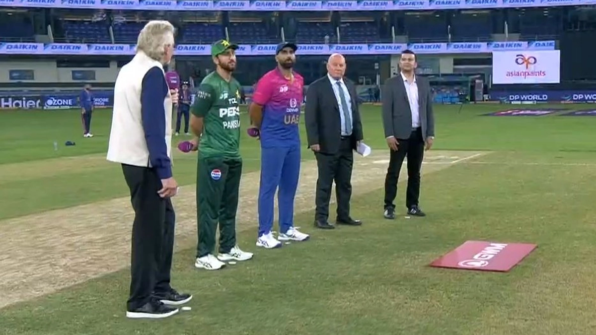 PAK Vs UAE, Toss: டாஸ் போடுவதில் ஒரு மணிநேரம் தாமதம்.. யுஏஇ அணி பவுலிங் தேர்வு..!