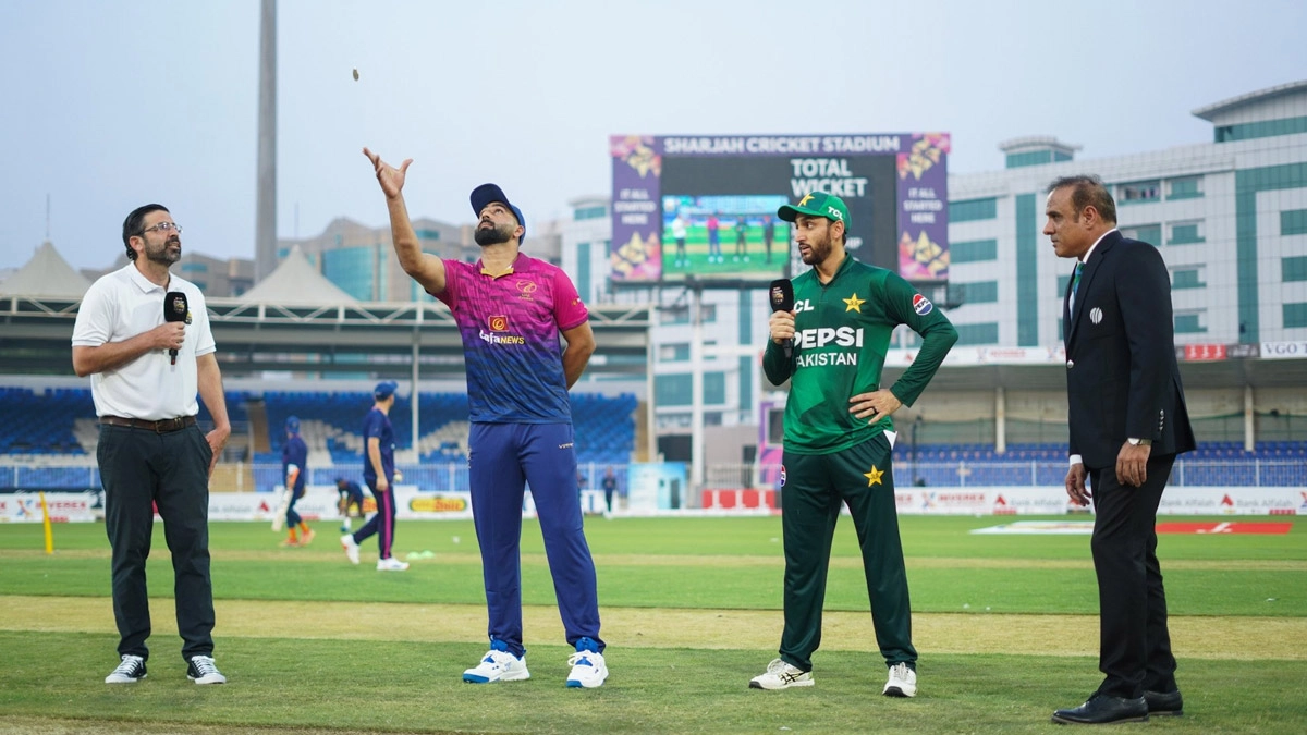 PAK Vs UAE, Toss: முத்தரப்பு டி20 தொடர்; யுஏஇ அணிக்கு எதிரான போட்டியில் பாகிஸ்தான் டாஸ் வென்று பேட்டிங் தேர்வு..!