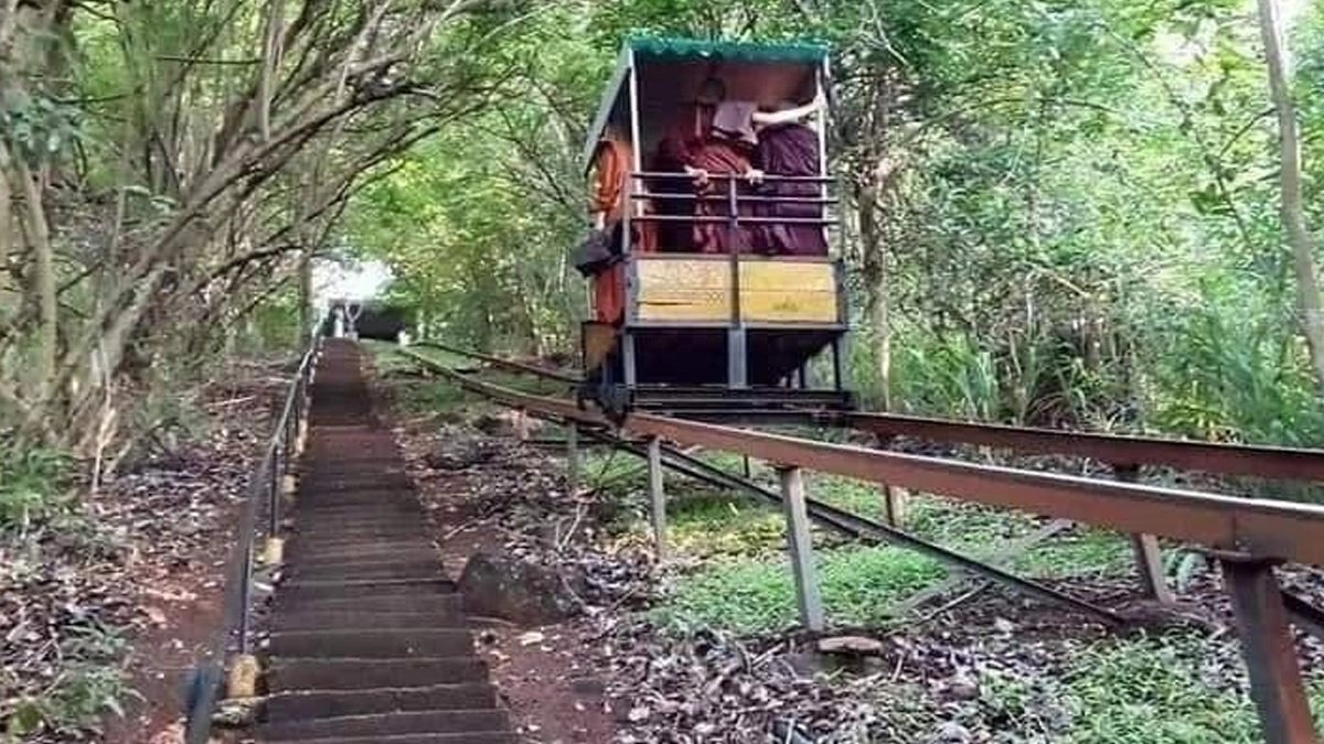 Cable Car Accident: கேபிள் கார் விபத்தில் 7 புத்த துறவிகள் பலி.. 4 பேர் படுகாயம்..!