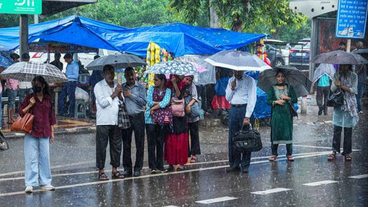 வானிலை: 14 மாவட்டங்களில் இடி, மின்னலுடன் விட்டு வெளுக்கும் மழை.. வானிலை மையம் எச்சரிக்கை.!