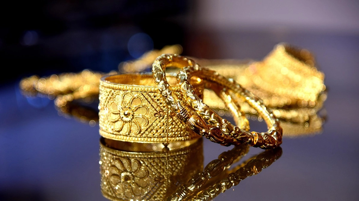 Gold Rate Hike: ரூ.1 லட்சத்தை நோக்கி தங்கம்.. 5 ஆண்டுகளில் 151% விலை உயர்வு.. நிபுணர்கள் கூறுவது என்ன?