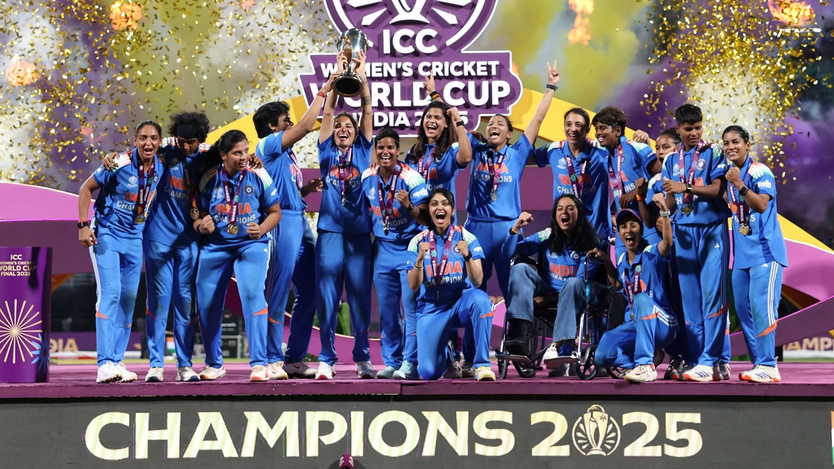 Team India Celebration Video: உலகக் கோப்பையை வென்று வரலாறு படைத்த இந்திய பெண்கள் அணி.. 52 வருடக் காத்திருப்புக்கு முடிவு.. வெற்றிக் கொண்டாட்ட வீடியோ.!