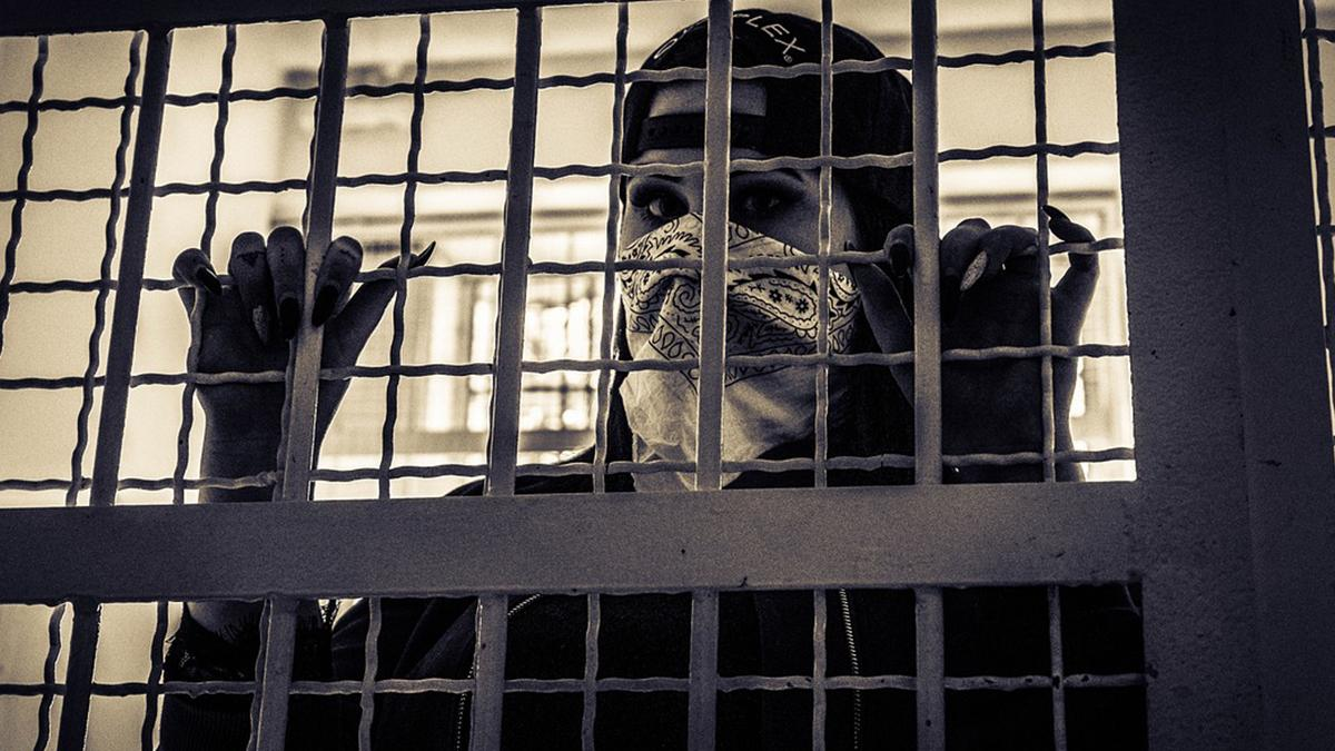 A Man Money Fraud Case Arrested: பண மோசடியில் ஈடுபட்டவர் கைது - விசாரணையில் திடுக்கிடும் தகவல்..!
