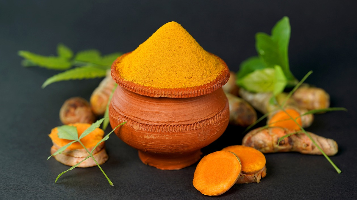 Benefits Of Turmeric: கோடை வெயிலில் வறண்ட சருமத்தை பாதுகாக்க மஞ்சள் எப்படி உதவுகிறது..? விவரம் உள்ளே..!
