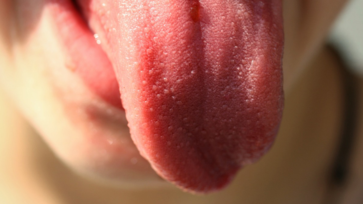 Man Chops Off Tongue: கடவுளுக்கு பூஜை செய்ய நாக்கை அறுத்த நபர்.. சத்தீஸ்கரில் பரபரப்பு..!