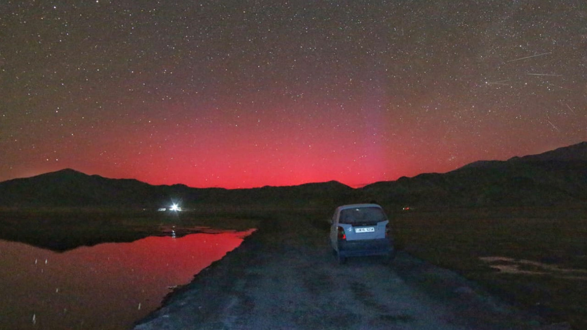Northern Lights Seen in Ladakh: லடாக்கில் தோன்றிய அரோரா ஒளிவிளைவு; சூரியபுயலால் வானியல் அதிசியம்.!