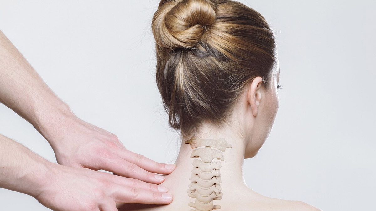 Healthy Spine: முதுகுத்தண்டை பராமரிக்க என்ன செய்ய வேண்டும்..? எளிய பழக்க வழக்க முறைகள் இதோ..!