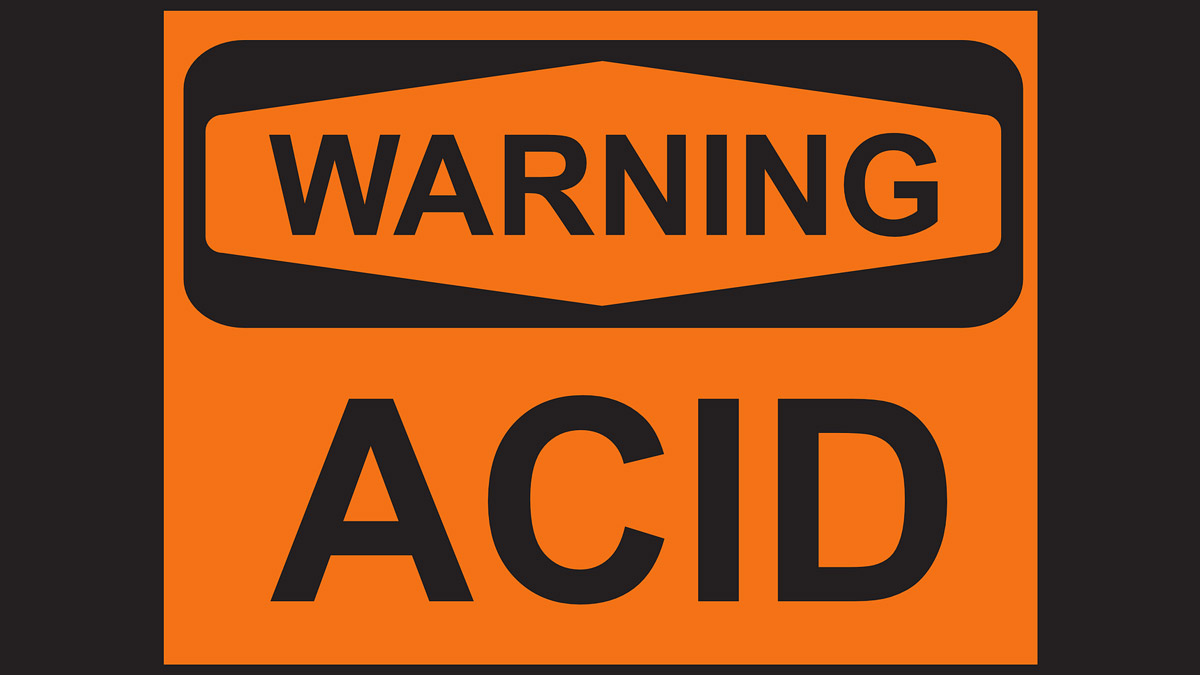 Counterfeiter Has Thrown Acid: பெண் நடத்தையில் சந்தேகம்; கள்ளக்காதலன் ஆசிட் வீசி தப்பி ஓட்டம்..!