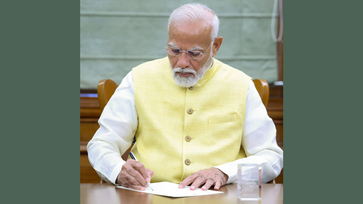 PM Modi: புதிய சூரிய சக்தி மின் உற்பத்தி நிலையம்.. பிரதமர் மோடி இலங்கை பயணம்..!